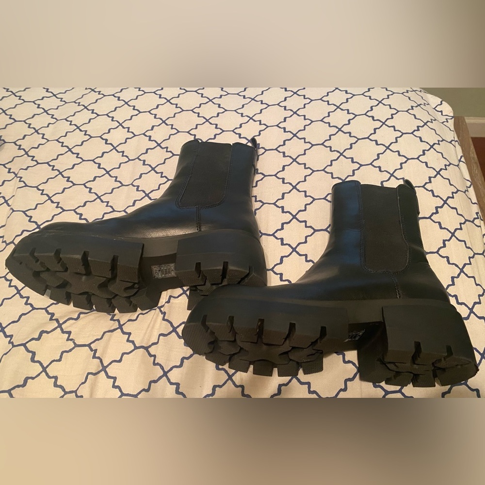 Forever 21 Faux Leather Chelsea Boots